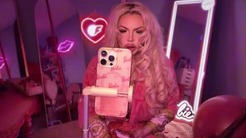 Snapshot of plasticfuckdoll chatting on 11-06-25, 12:55 Dumb bimbo fuck doll online show from 11-06-25, 12:55