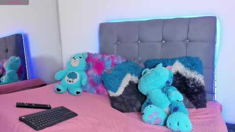 Snapshot of playboy_bunnyy chatting on 09-25-25, 06:11 playboy_bunnyy online show from 09-25-25, 06:11