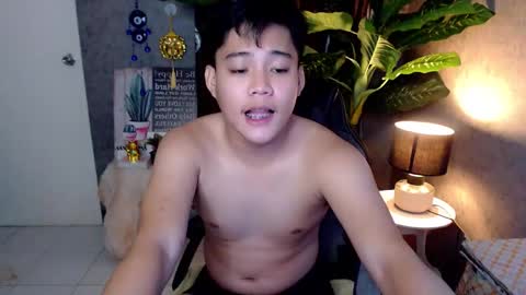 Snapshot of playful_kenzo chatting on 01-16-25, 04:28 Kenzo online show from 01-16-25, 04:28
