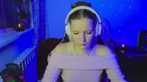 Snapshot of playful_mary chatting on 05-27-26, 08:28 Masha online show from 05-27-26, 08:28