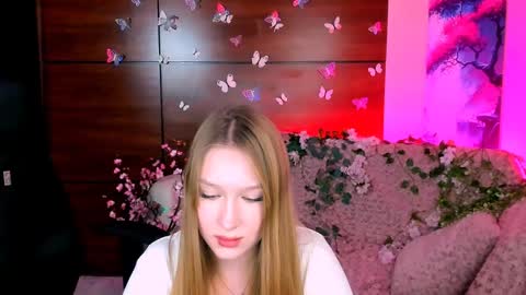 Sophie online show from 02-02-25, 01:19