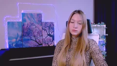 Sophie online show from 02-21-25, 03:45