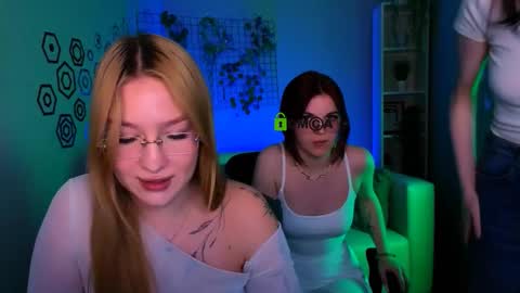 Sophie online show from 03-27-26, 08:41