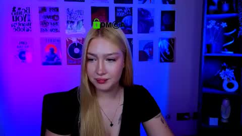 Sophie online show from 07-24-26, 07:23