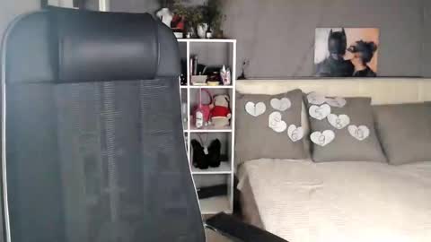 brenda online show from 09-11-25, 01:33