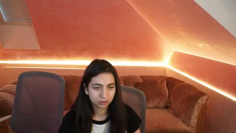 Lana online show from 04-08-26, 10:48