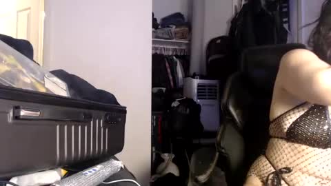 pleasantdinosaurus7537 online show from 10-08-25, 03:59