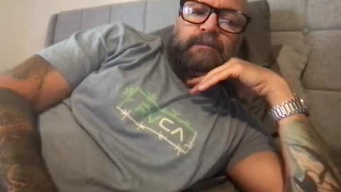 Snapshot of pleasesitonmycock chatting on 04-19-26, 04:06 PleaseSitOnMyCock online show from 04-19-26, 04:06