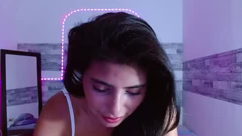 Snapshot of pleassing_neighbour chatting on 10-24-25, 03:36 Zalome  online show from 10-24-25, 03:36