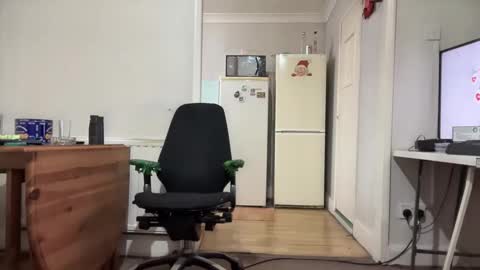 Snapshot of pleasure6887604 chatting on 12-20-25, 02:46 MirIsk online show from 12-20-25, 02:46