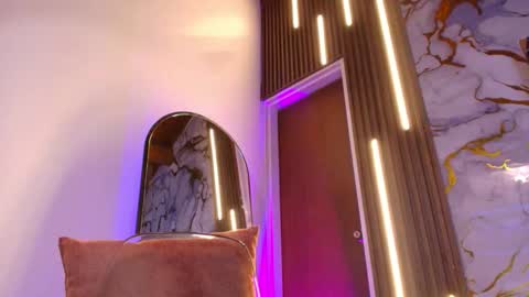 JUAN AND JULI online show from 12-04-25, 01:59