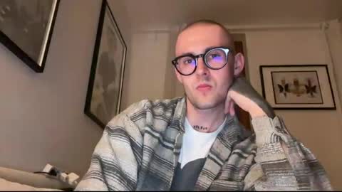 plebeee online show from 06-02-26, 08:11