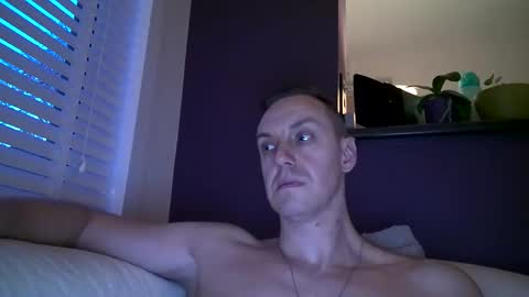 Snapshot of ploki2000 chatting on 12-22-24, 04:06 Kevin online show from 12-22-24, 04:06