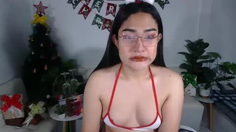 Snapshot of ploysaithailand chatting on 12-25-24, 01:42 Ploysai online show from 12-25-24, 01:42