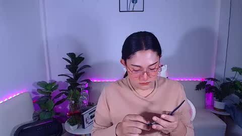 Snapshot of ploysaithailand chatting on 10-21-25, 08:59 Ploysai online show from 10-21-25, 08:59