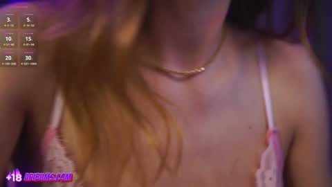 Snapshot of plump_bums chatting on 03-11-26, 11:27 Ari online show from 03-11-26, 11:27