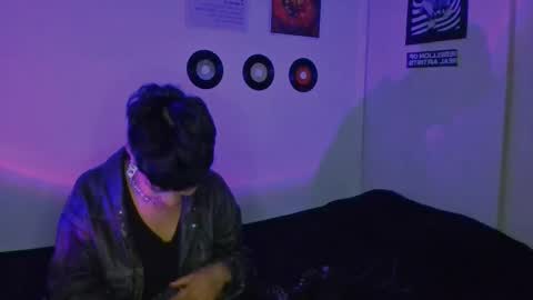    online show from 09-26-25, 07:23