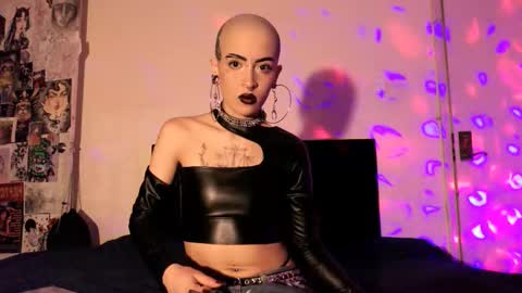 Snapshot of plutonbluemoon_999 chatting on 01-06-26, 12:47 online show from 01-06-26, 12:47