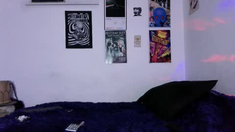 Snapshot of plutonbluemoon_999 chatting on 02-17-26, 12:07 online show from 02-17-26, 12:07