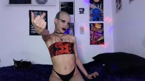 Snapshot of plutonbluemoon_999 chatting on 03-16-26, 05:44 online show from 03-16-26, 05:44