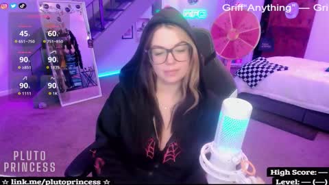 Pluto Princess online show from 11-20-25, 03:39