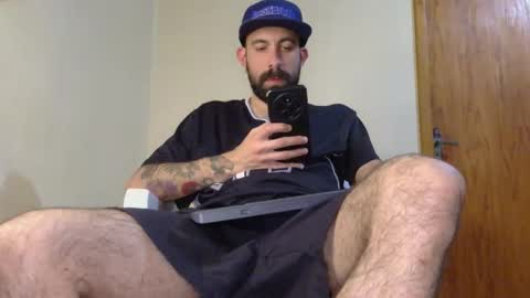 Snapshot of po3t3r0 chatting on 12-20-25, 11:34 juan online show from 12-20-25, 11:34