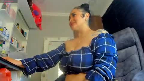 Snapshot of pocahontas_d chatting on 06-17-26, 02:40 catalina online show from 06-17-26, 02:40