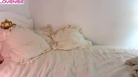 Snapshot of poison_girls chatting on 05-23-26, 03:05 Rose online show from 05-23-26, 03:05
