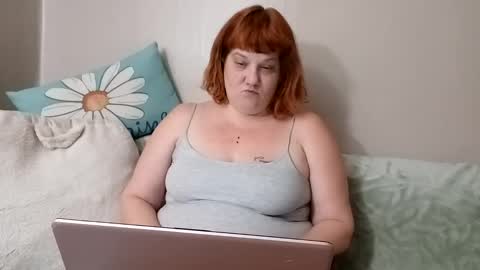 Snapshot of poisonivyvixen chatting on 01-15-25, 03:43 Poison Ivy online show from 01-15-25, 03:43