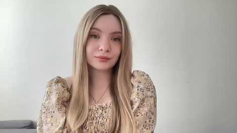 polishangel222 online show from 06-17-26, 09:45