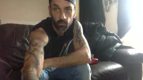 Snapshot of polla101 chatting on 10-18-25, 10:27 aquiles online show from 10-18-25, 10:27