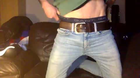 Snapshot of polla101 chatting on 02-21-26, 12:55 aquiles online show from 02-21-26, 12:55