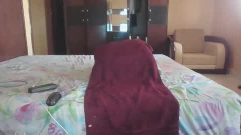 Snapshot of pollexxx66 chatting on 02-16-25, 09:26 Paul online show from 02-16-25, 09:26