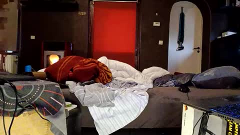 Snapshot of pollexxx66 chatting on 03-29-26, 06:35 Paul online show from 03-29-26, 06:35