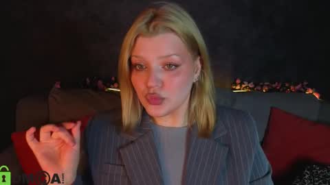 Polly online show from 05-31-26, 01:14