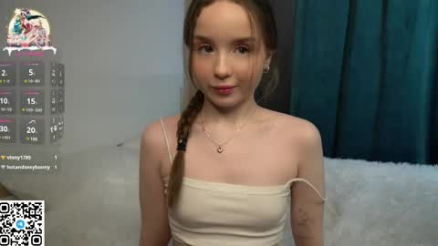 Snapshot of polly_dollie_ chatting on 02-15-25, 08:11 Renet online show from 02-15-25, 08:11