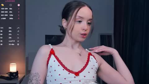 Snapshot of polly_dollie_ chatting on 09-19-25, 09:00 Renet online show from 09-19-25, 09:00