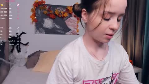 Snapshot of polly_dollie_ chatting on 10-19-25, 09:10 Renet online show from 10-19-25, 09:10