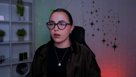 Snapshot of polly_rosse chatting on 03-17-26, 11:57 Polly online show from 03-17-26, 11:57