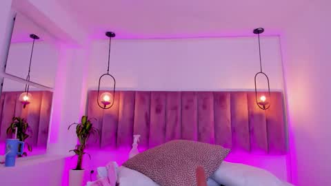 POLLY online show from 03-20-26, 10:20