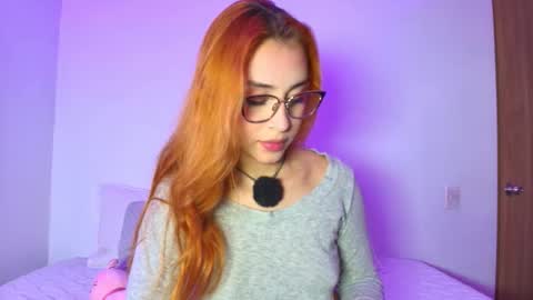 Snapshot of pollygrey_ chatting on 12-16-25, 12:26 Carolina online show from 12-16-25, 12:26