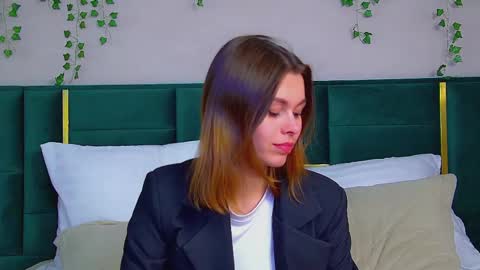 Polly online show from 03-10-25, 12:18