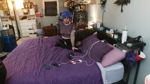 Snapshot of polycircus chatting on 11-23-25, 05:40 PolyCircus online show from 11-23-25, 05:40