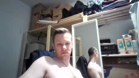 Snapshot of pommesmiteiscreme chatting on 02-15-26, 02:08 pommesmiteiscreme online show from 02-15-26, 02:08