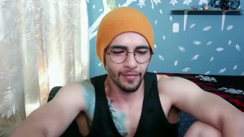 Snapshot of ponzothc chatting on 09-25-25, 08:23 ponzothc online show from 09-25-25, 08:23