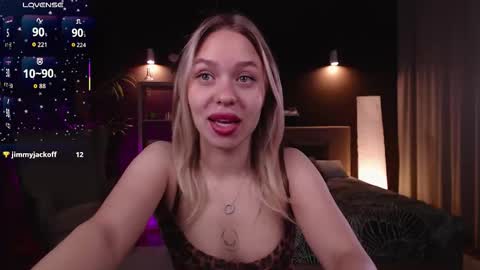 Snapshot of pooja_hegde chatting on 09-12-25, 01:06 Eva online show from 09-12-25, 01:06