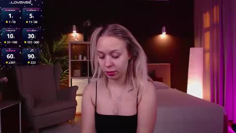 Snapshot of pooja_hegde chatting on 09-30-25, 01:10 Eva online show from 09-30-25, 01:10