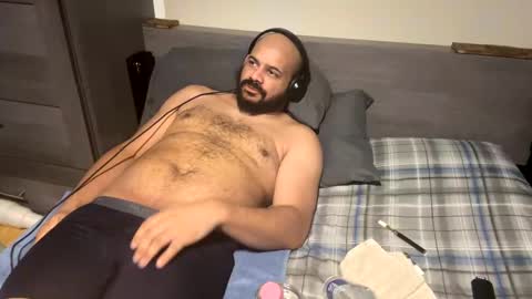 Snapshot of popfizzt chatting on 12-22-24, 01:33 popfizzt online show from 12-22-24, 01:33