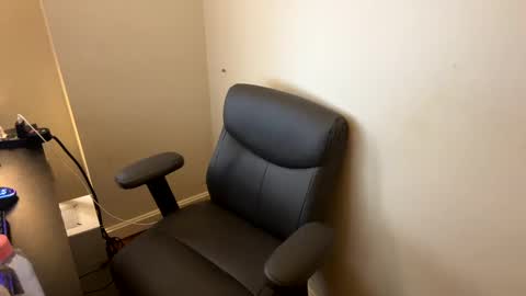 Snapshot of popfizzt chatting on 12-30-24, 01:36 popfizzt online show from 12-30-24, 01:36