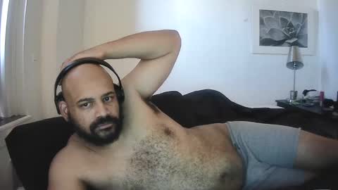 Snapshot of popfizzt chatting on 09-29-25, 12:10 popfizzt online show from 09-29-25, 12:10